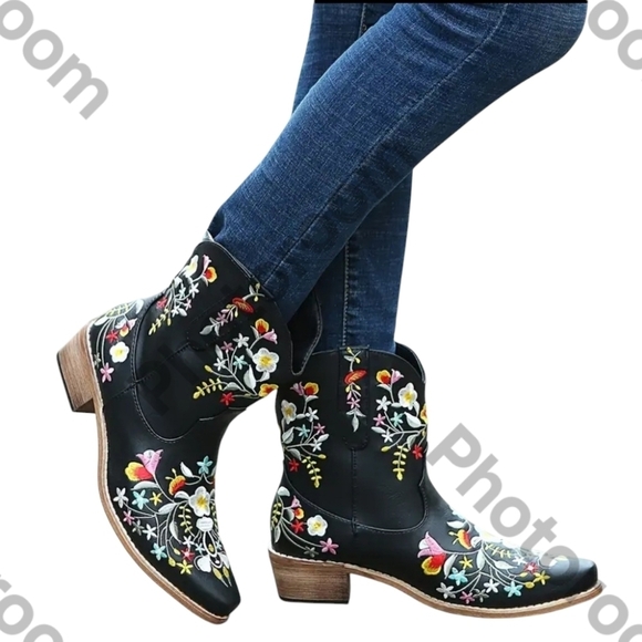 NEW Black Embroidered Boots 7.5 low heel slipon - Picture 1 of 8